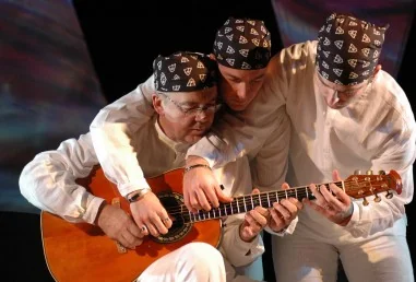 TRIO BALKAN STRINGS