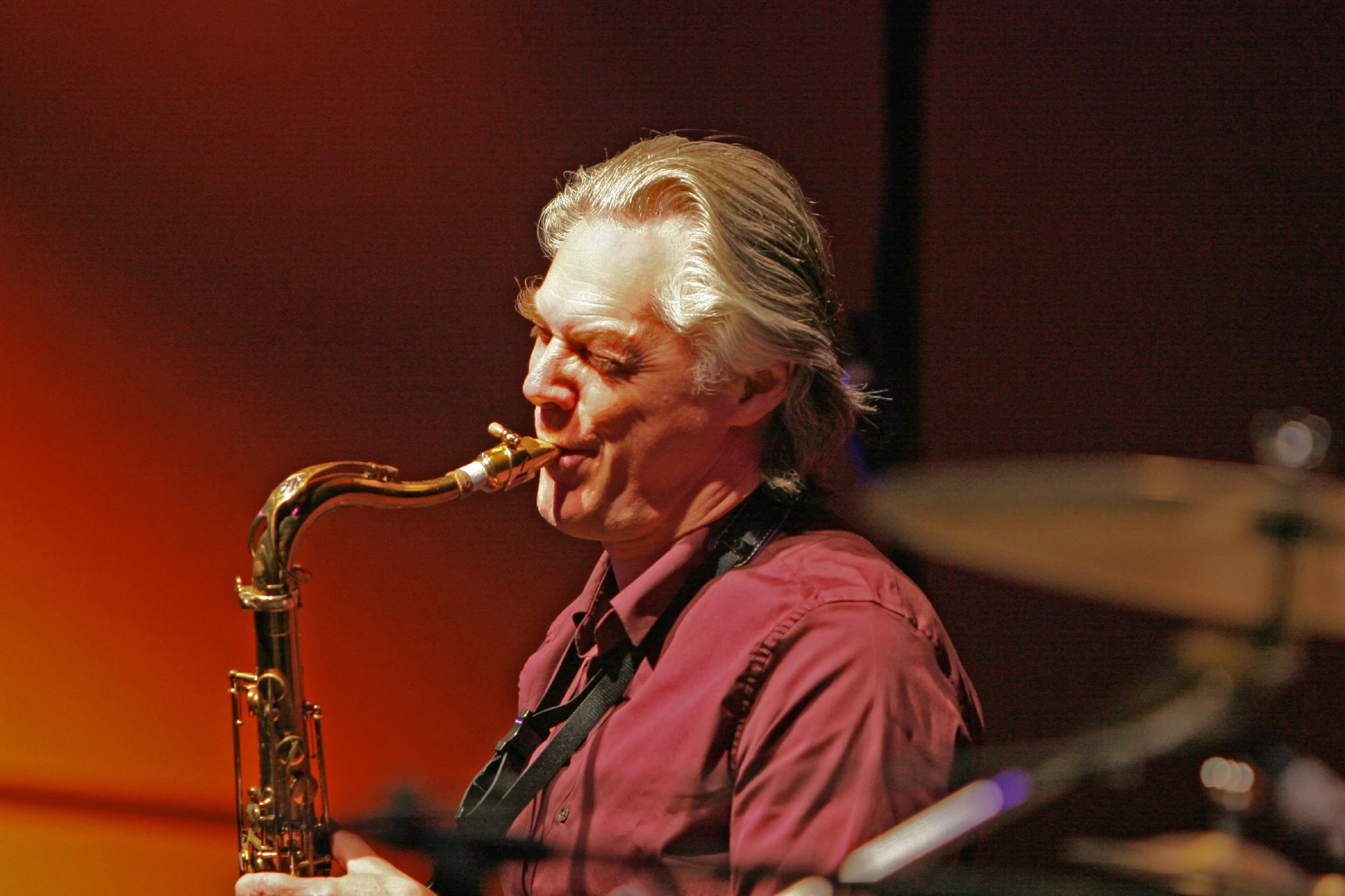 Jan Garbarek grający na saksofonie podczas koncertu w 2007 roku