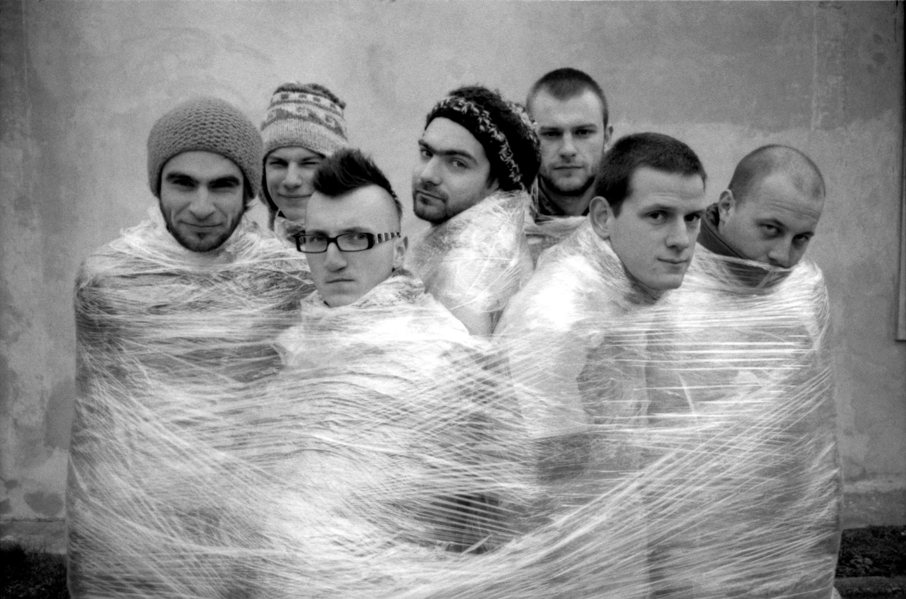 Tworzywo Sztuczne in a promotional photograph