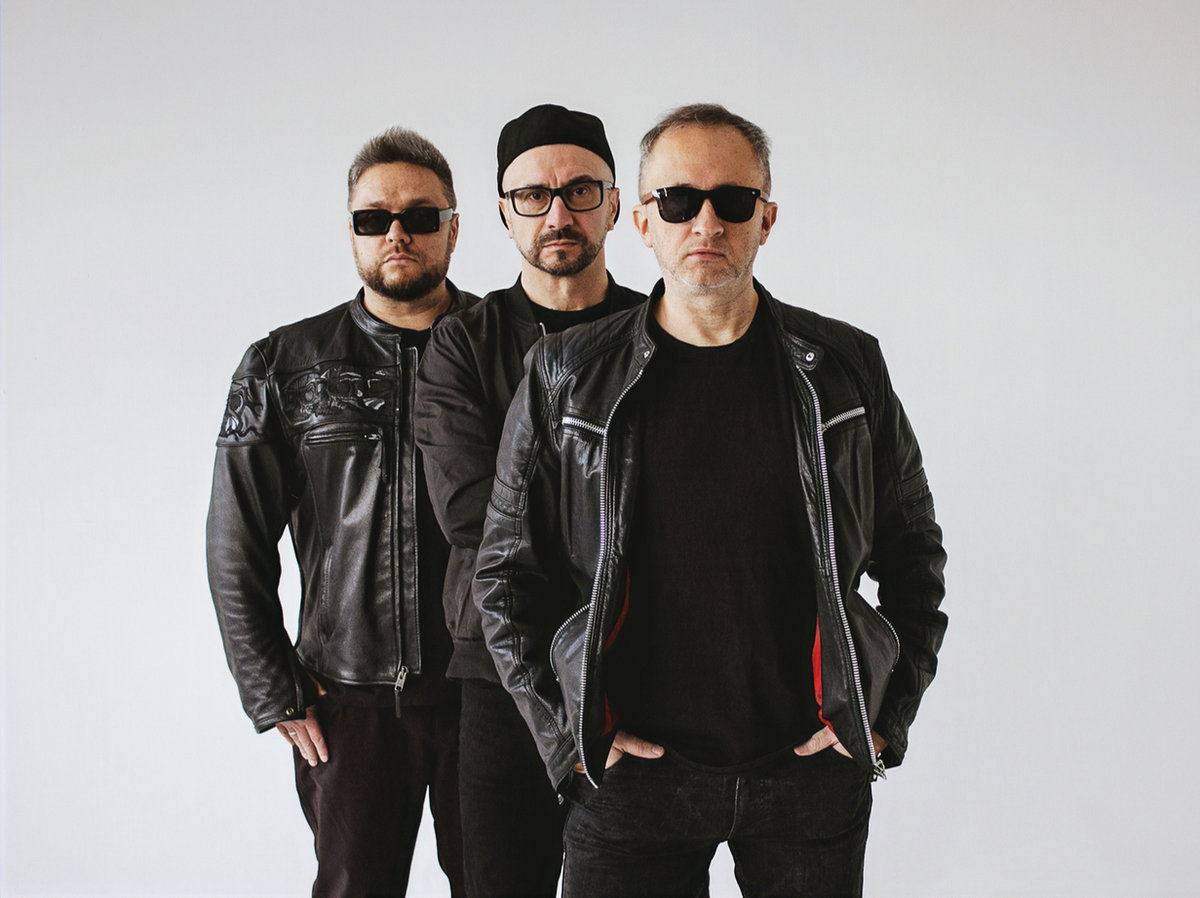 GMW Play Depeche Mode — a trio wearing black leather jackets